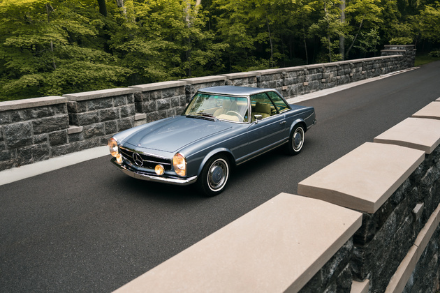 In New York: Fully restored blue Mercedes-Benz 280 SL Pagoda including A/C, HiFi-System, Seatbelts for sale! 
