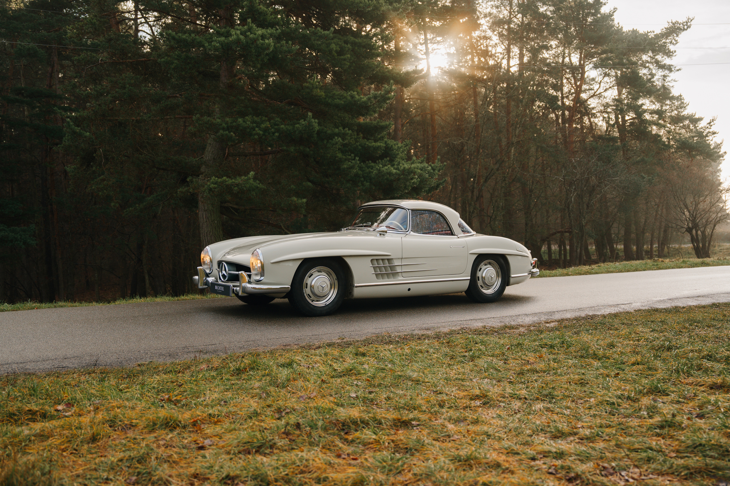Rare opportunity: Fully restored 1963 Mercedes-Benz 300 SL Roadster featuring matching numbers, factory disc brakes, hardtop, and the exceptionally rare original wooden crate for the hardtop for sale!