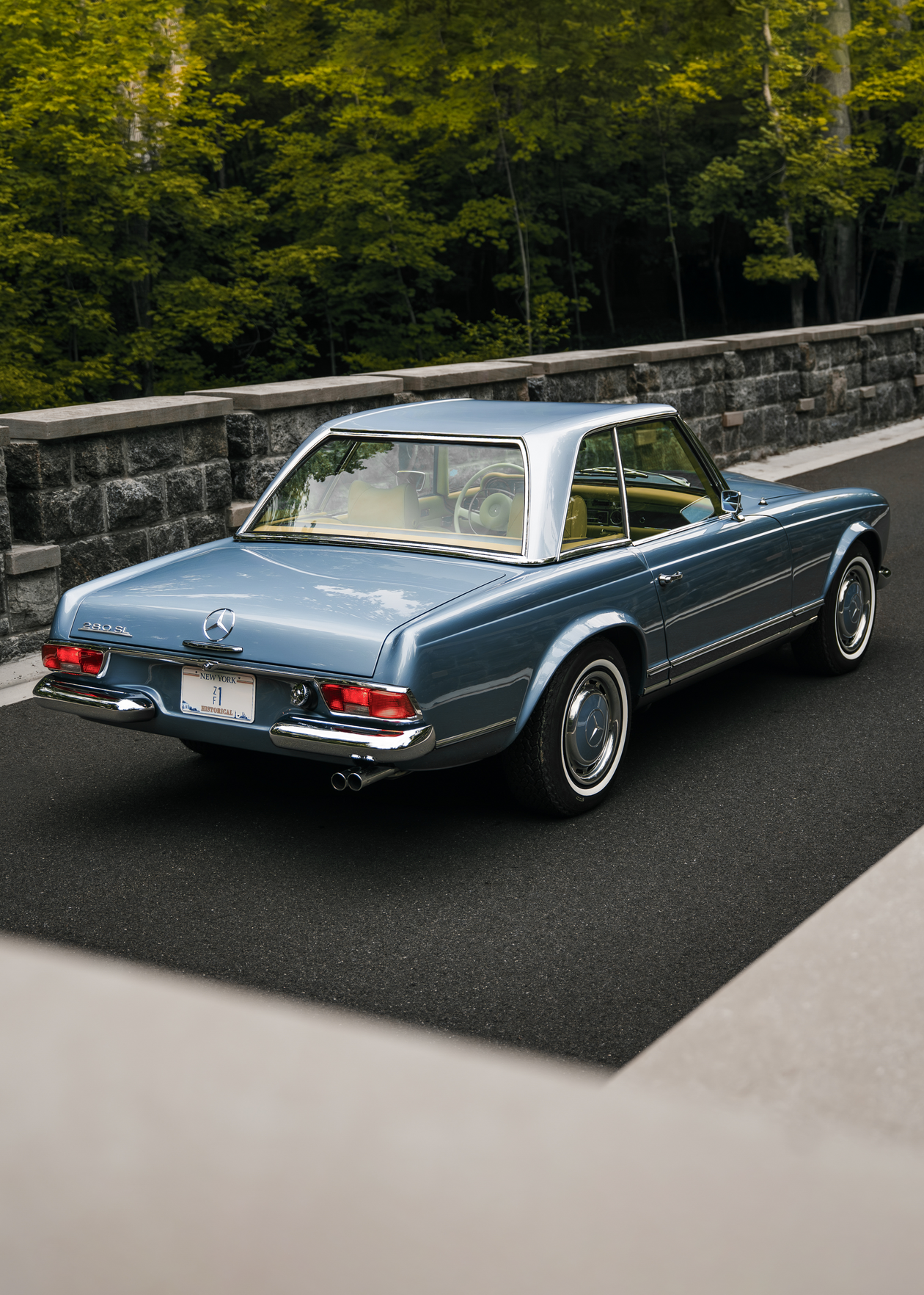 In New York: Fully restored blue Mercedes-Benz 280 SL Pagoda including A/C, HiFi-System, Seatbelts for sale! 