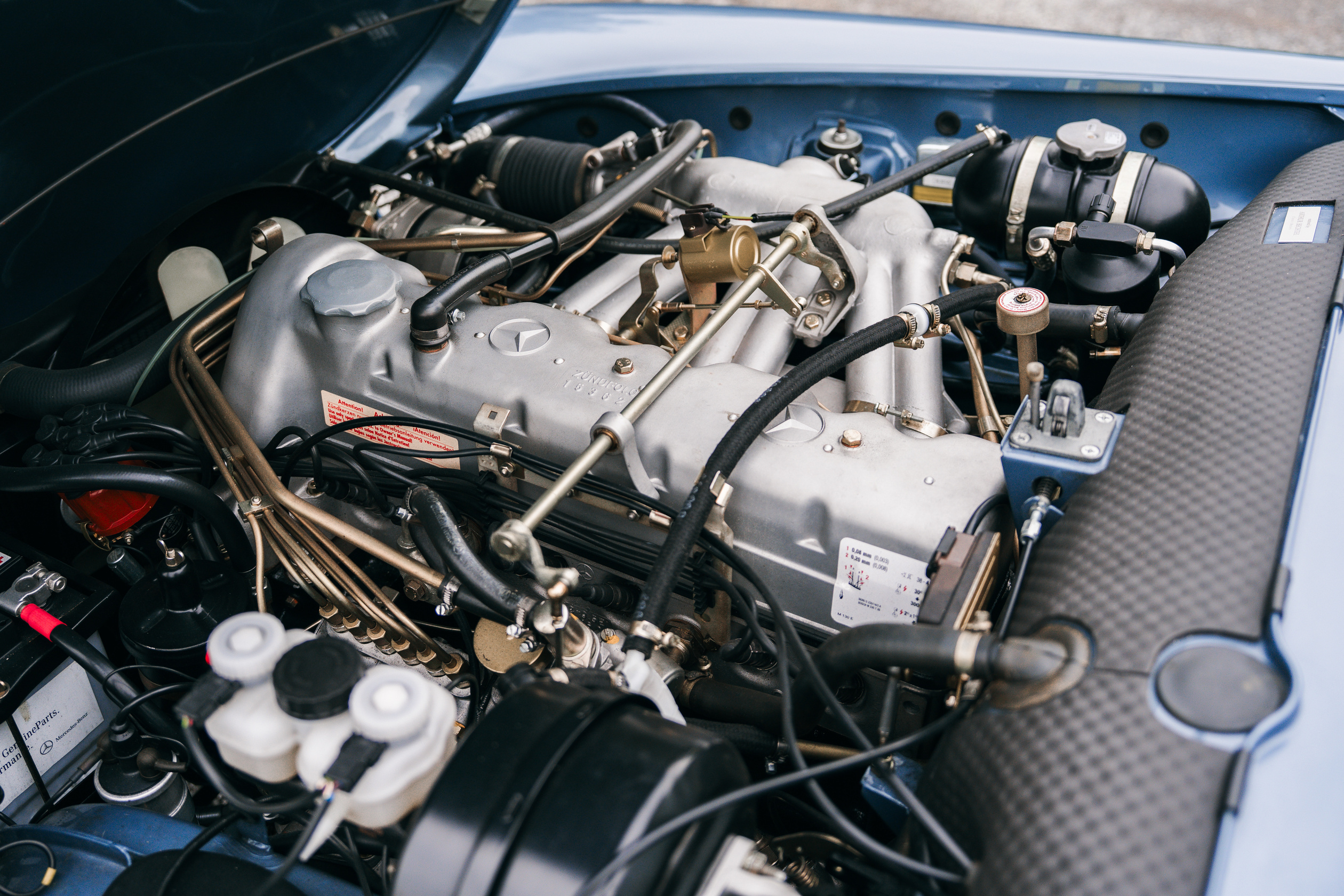 In New York: Fully restored blue Mercedes-Benz 280 SL Pagoda including A/C, HiFi-System, Seatbelts for sale! 