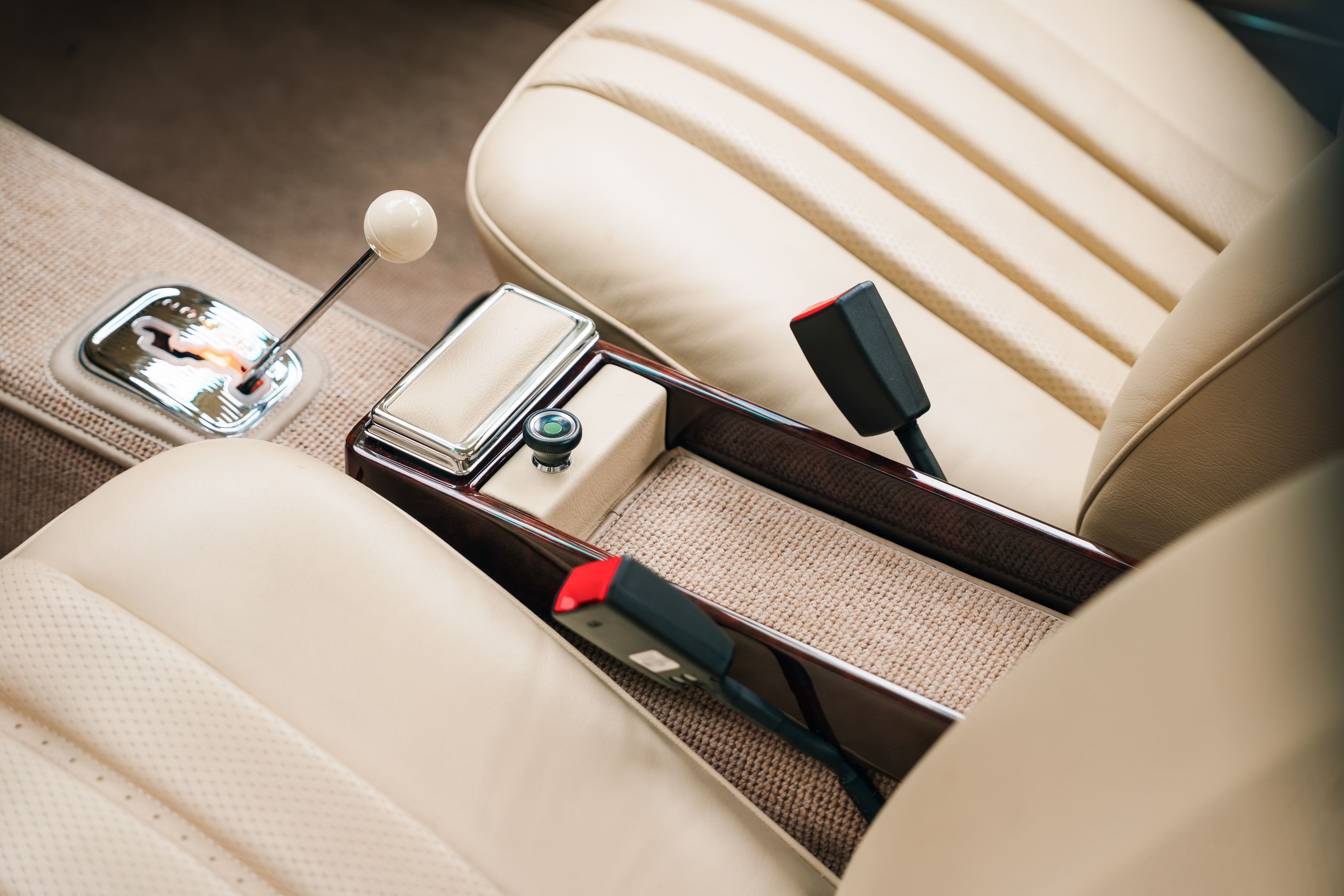 In New York: Fully restored blue Mercedes-Benz 280 SL Pagoda including A/C, HiFi-System, Seatbelts for sale! 