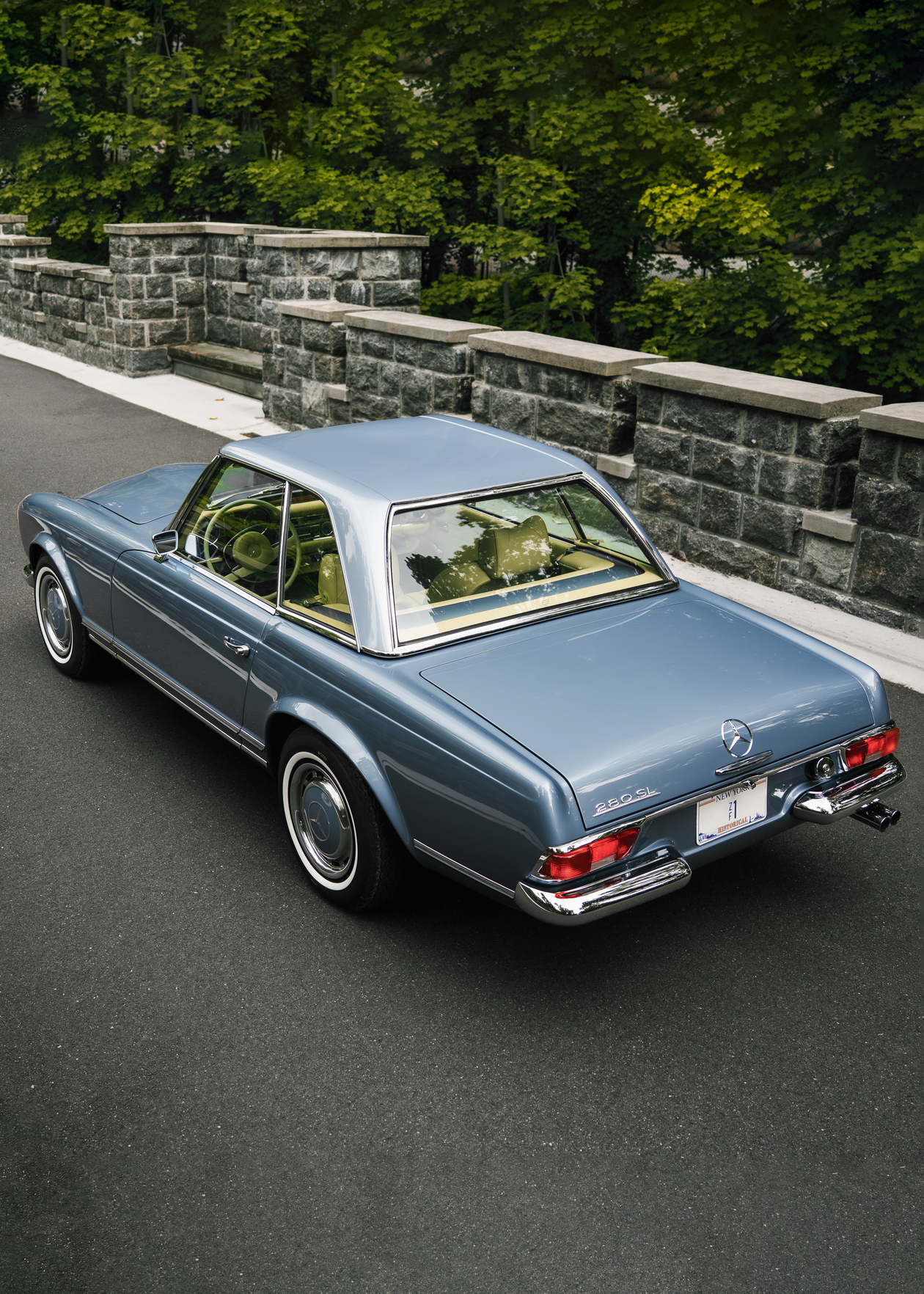 In New York: Fully restored blue Mercedes-Benz 280 SL Pagoda including A/C, HiFi-System, Seatbelts for sale! 