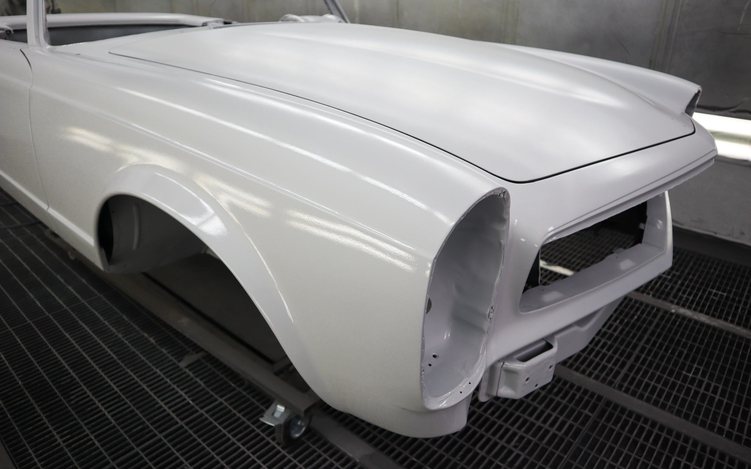 Mercedes-Benz 280 SL Grundiert